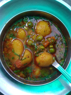 चटपटे तीखे आलू मटर की सब्जी (Chatpate teekhe aloo matar ki sabzi recipe in Hindi) रेसिपी मुख्य फोटो