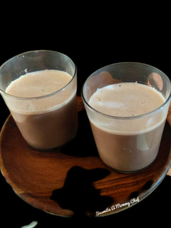 A picture of Chocolate Banana thick smoothie.