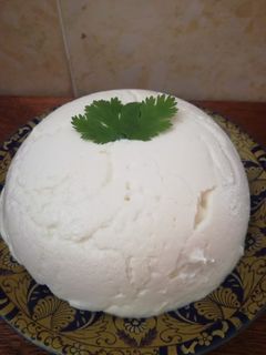 صورة لوصفة جبنة منزلية 😅😋🥄🍞