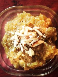 लौकी का हलवा (lauki ka halwa recipe in Hindi) रेसिपी मुख्य फोटो