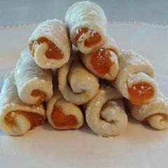 A picture of Hungarian Kiffles.