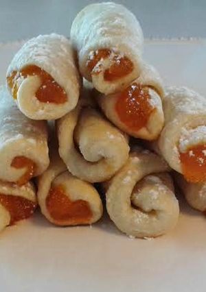 A picture of Hungarian Kiffles.
