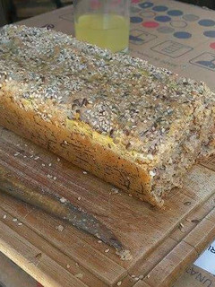 Una foto de Pan de molde integral y con semillitas!