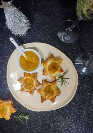Foto de Estrelinhas folhadas com Queijo e Chutney