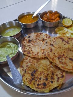 પુરણ પોળી (Puran Poli Recipe In Gujarati) રેસીપી મુખ્ય ફોટો