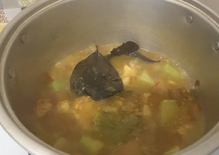 Kuah babi labu siam bumbu bali (nonhalal)