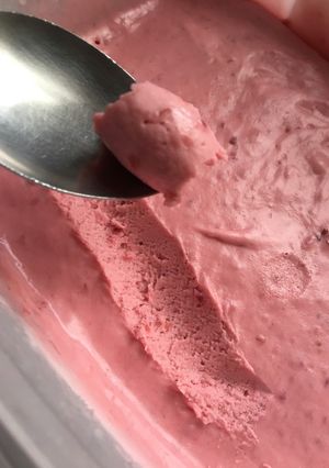 Una foto de Helado de frambuesa