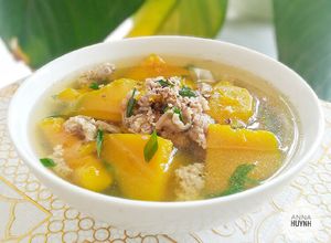 Hình của món Canh bí đỏ thịt bằm.