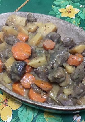 Une photo de Sauté de sanglier aux pommes de terre et carottes