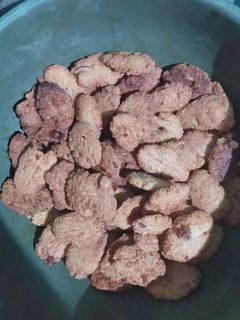 खजूर खस्ता (khajoor khasta recipe in Hindi) रेसिपी मुख्य फोटो