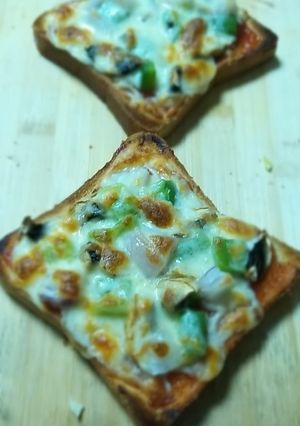 A picture of Bread pizza.