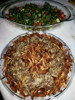 صورة لوصفة مجدرة وسلطة