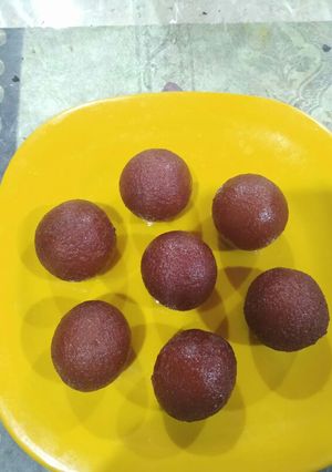 गुलाब जामुन (gulab jamun recipe in Hindi) रेसिपी मुख्य फोटो