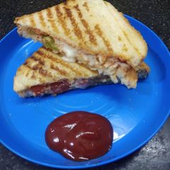 A picture of Grill paneer sandwich.