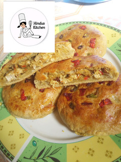 A picture of Stuffed gurasa/chapati.