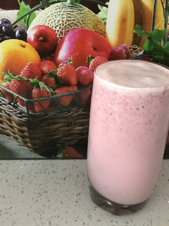 Una foto de Leche con frutillas