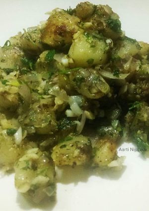 आलू लहसुनी रेसिपी मुख्य फोटो