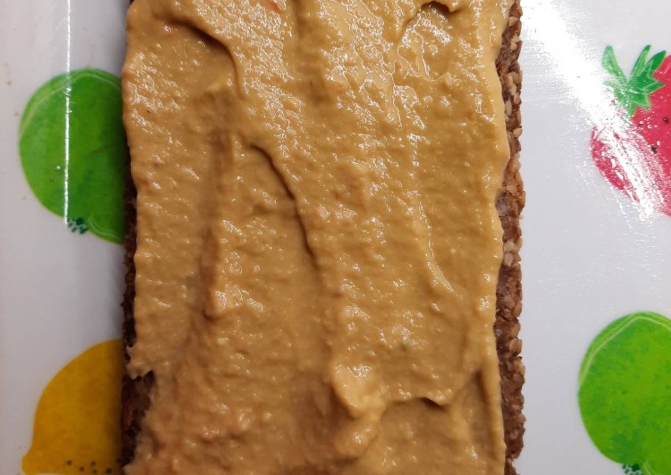 Paté de aguacate, atún y tomate natural