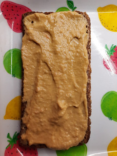 Una foto de Paté de aguacate, atún y tomate natural