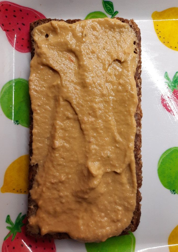 Una foto de Paté de aguacate, atún y tomate natural