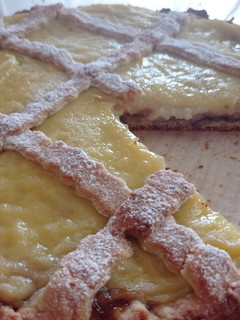 Foto di Crostata con crema pasticcera e marmellata di fragole 🌹