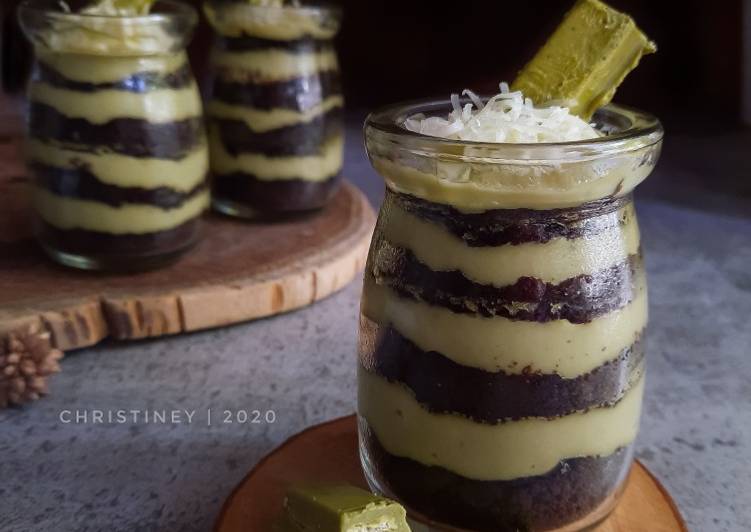 Matcha Oreo in Jar