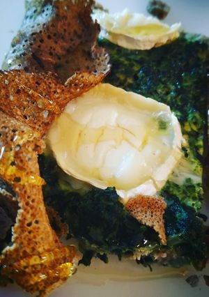 Une photo de Tarte chèvre épinards miel sur galettes de sarrasin