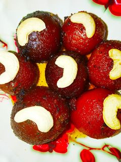 मिठे गुलाब जामुन(mithey gulab jamun recipe in hindi) रेसिपी मुख्य फोटो