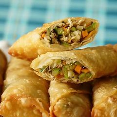 A picture of Chicken spring rolls.