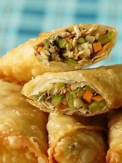 A picture of Chicken spring rolls.