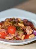 Tonno Fresco con Fagioli e Cipolle