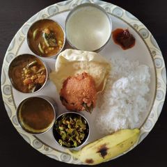 A picture of South Indian lunch.