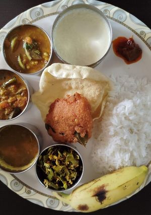 A picture of South Indian lunch.