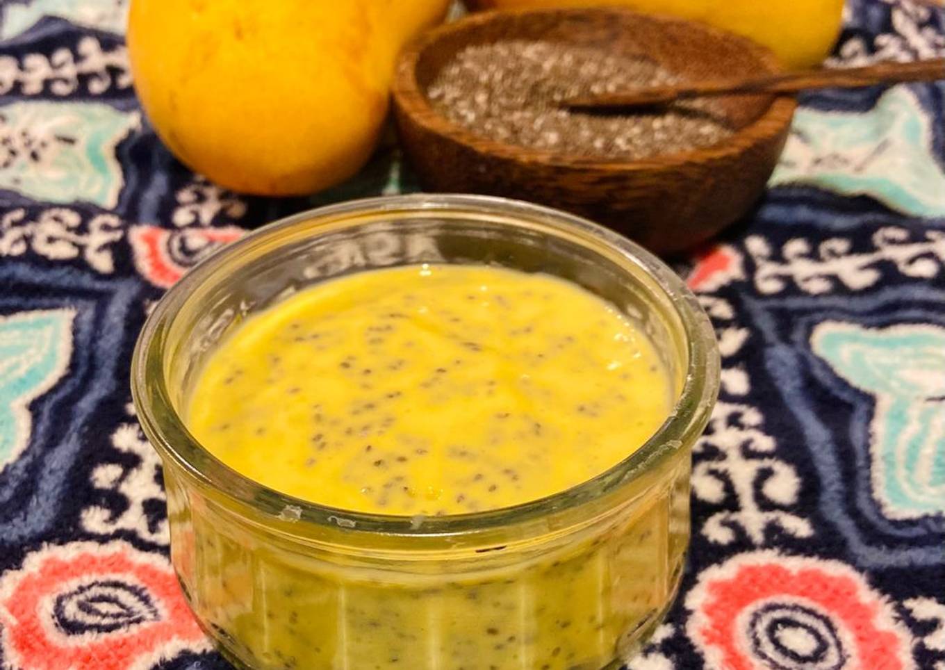 Chia mango pudding