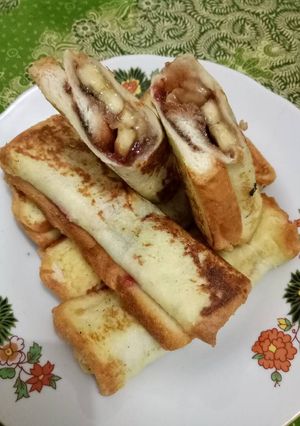 Foto resep Strawberry chocolate banana french toast roll ups
