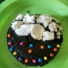 A picture of Oreo biscuit cake.