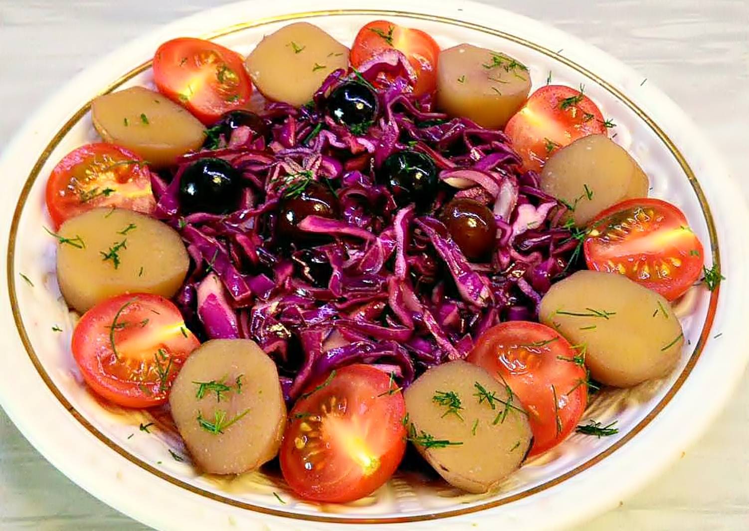 Салат с фиолетовым картофелем