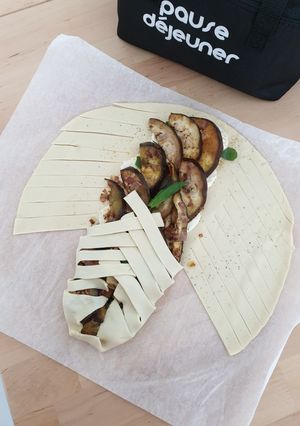 Une photo de Feuilleté aubergine mozza