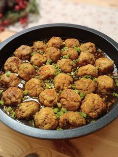 Una foto de Albóndigas de pollo teriyaki en airfryer