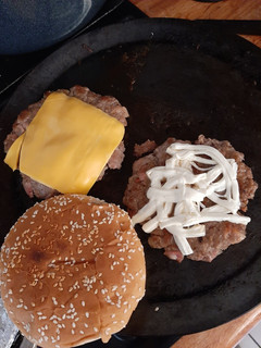 Una foto de Carne para unas ricas hamburguesas en casa
