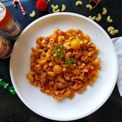 A picture of Schezwan pasta.