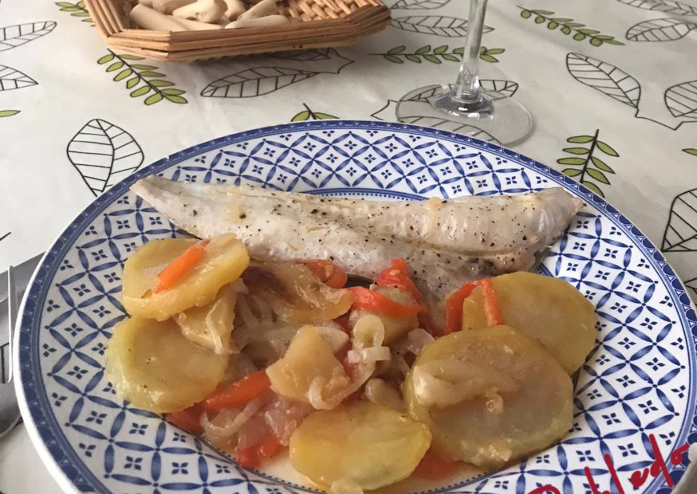 Merluza al horno con patatas