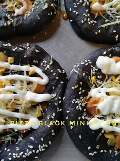 Foto resep Pizza Black Mini Kekinian