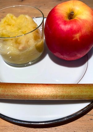 Une photo de Compote pommes rhubarbe