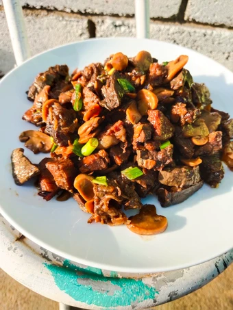 Cara Gampang Membuat Resep Bistik Sapi Manis Jamur Merang yang Bisa Manjain Lidah