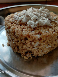 கோதுமைப் புட்டு (Kothumai puttu recipe in tamil) செய்முறை முக்கிய புகைப்படம்
