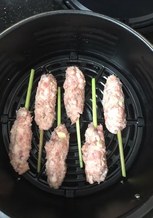 Hình của món Nem lụi Huế.
