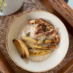 A picture of Caramel banana oatmeal (ready in 5 mins).