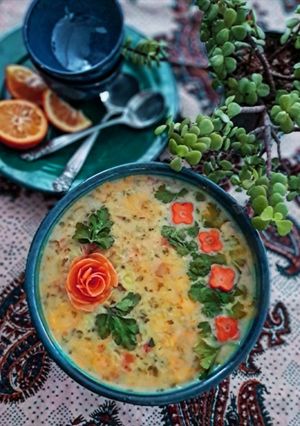 عکسی از دستور سوپ گشنیز با ماست 🥣