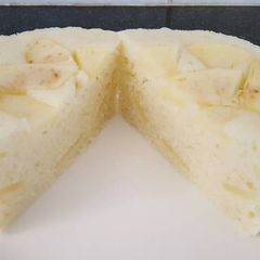 A picture of Apple semolina kueh (kind of Asian pastry) in microwave.